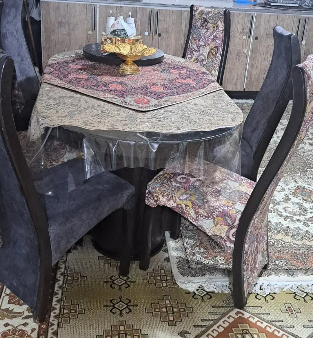 مبل و میز ناهار خوری ست|میز و صندلی غذاخوری|خمینیشهر, |دیوار