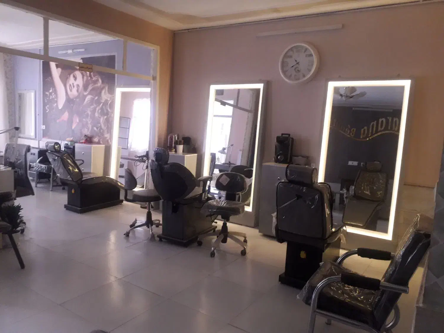 لوازم سالن زیبایی|آرایشگاه و سالن‌های زیبایی|تربت‌حیدریه, منصوریه|دیوار