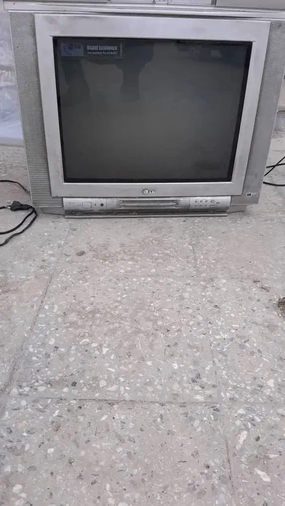 دوعدد تلوزیون یکی لجی ودومی. پاناسنیک|تلویزیون و پروژکتور|بندر امام خمینی, |دیوار