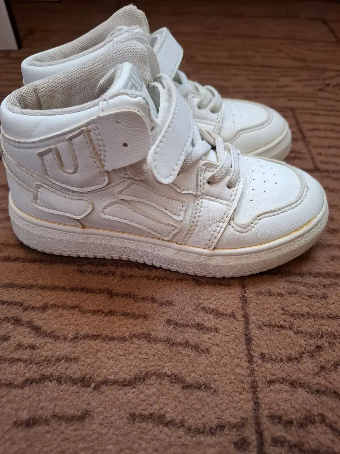 کفش اسپورت بچگانه|کیف، کفش، کمربند|اردبیل, |دیوار