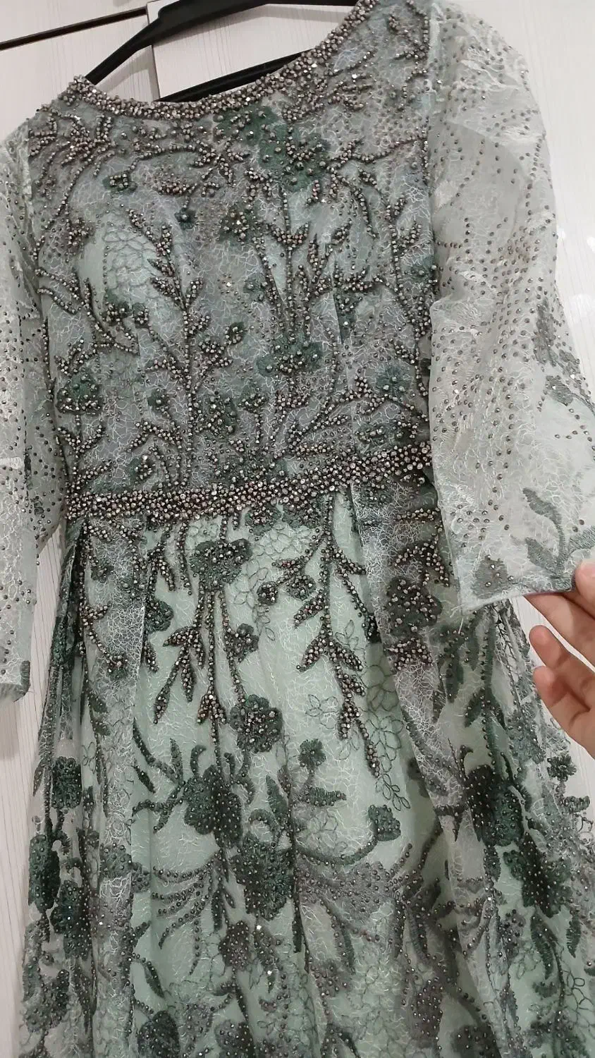 لباس مجلسی|لباس|قدس, شهر‌قدس|دیوار