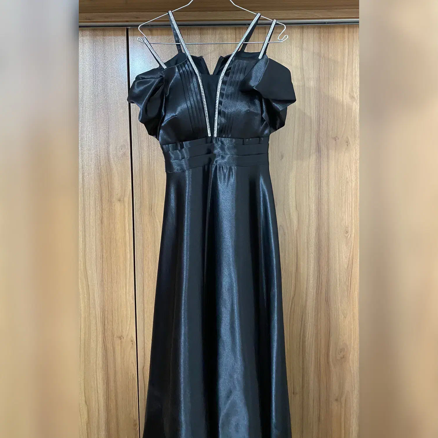 لباس مجلسی ساتن آمریکایی براق کاملا سالم و نو|لباس|مشهد, آبکوه|دیوار