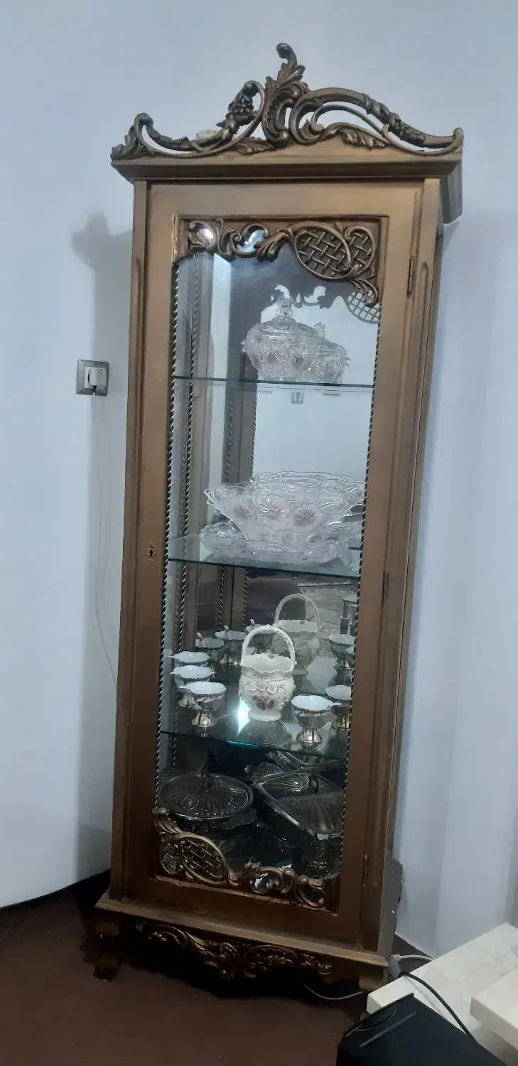 حراج لوازم خونه مبل و میز و عسلی.ویترین و فرش|حراج|رشت, فرزانه|دیوار