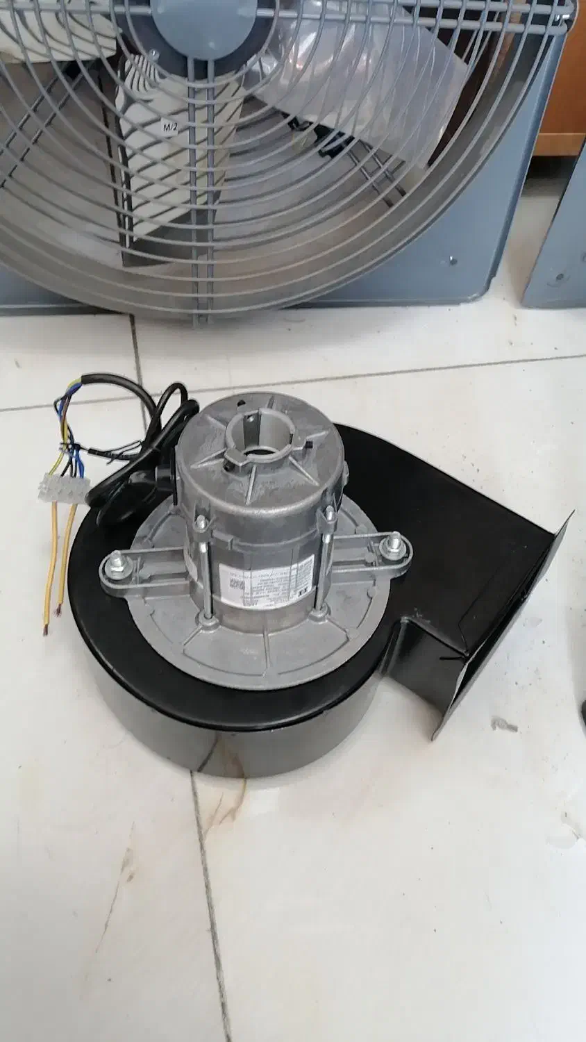 فن مشعلی|پنکه و تصفیه‌کنندهٔ هوا|زنجان, |دیوار