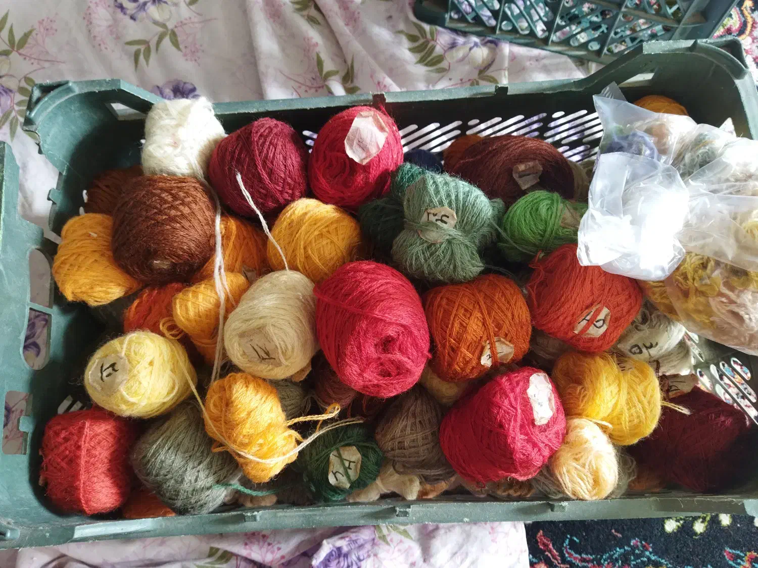 مصالح تابلو فرش پاسورباز یکیشوبافتم بقیش مونده|تابلو فرش|میانه, |دیوار