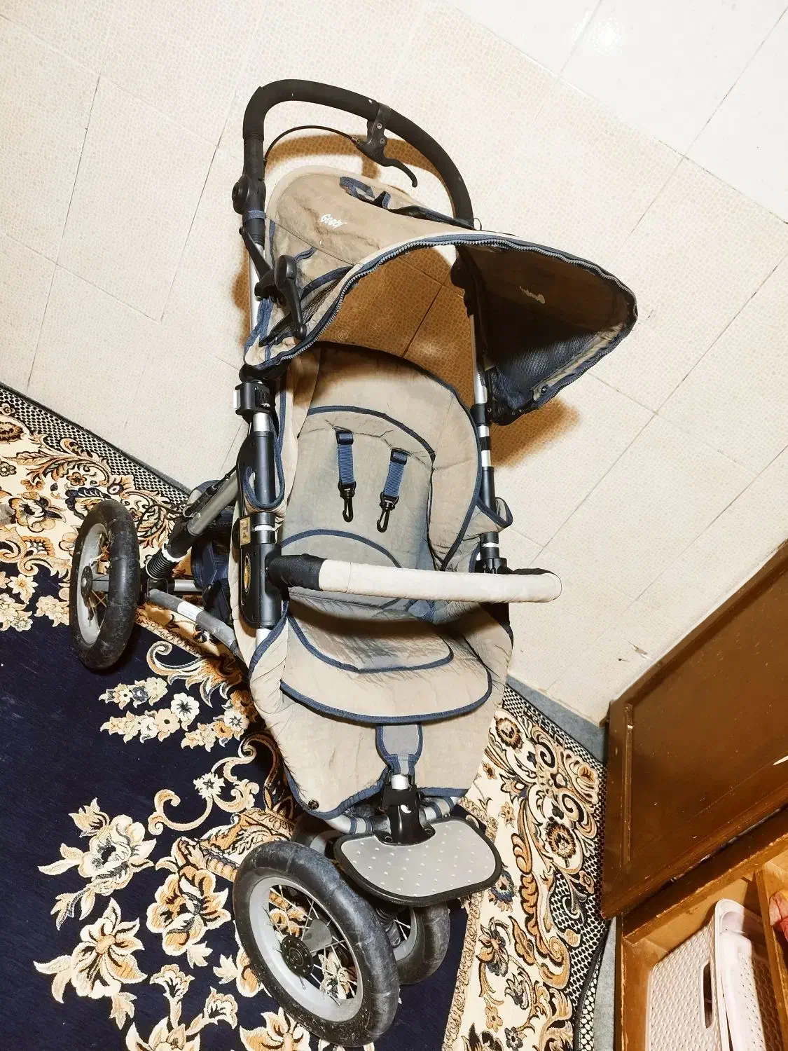 فروش دو عدد کالسکه خارجی و یک عدد راه رو کمکی|اسباب و اثاث بچه|کیش, |دیوار