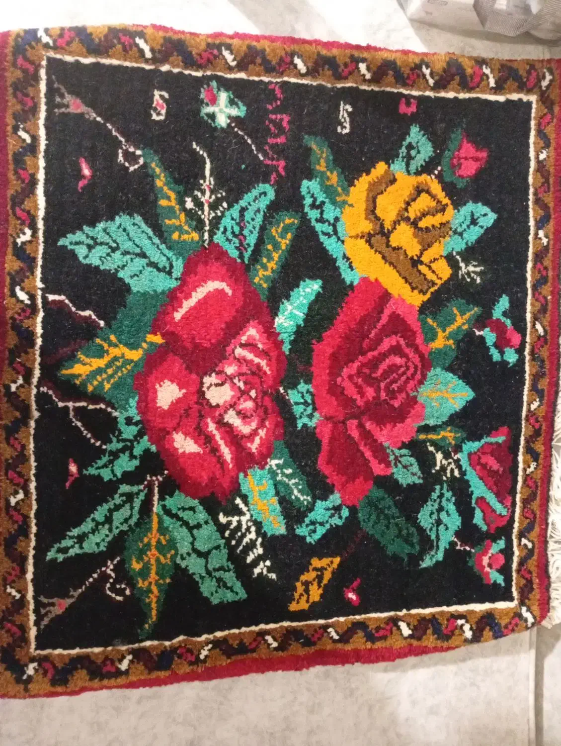 فروشی|تابلو فرش|ری, شهید غیوری (ابن باویه)|دیوار