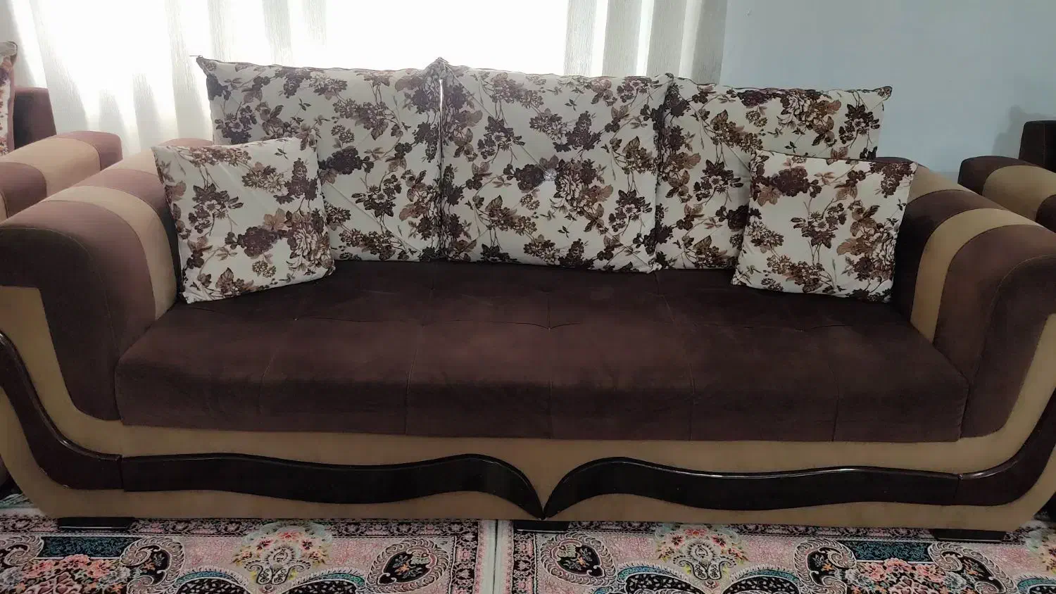 یه دست مبل ۷ نفره ، و میز ناهار خوری ۴ نفره|مبلمان خانگی و میز عسلی|لشت نشا, |دیوار