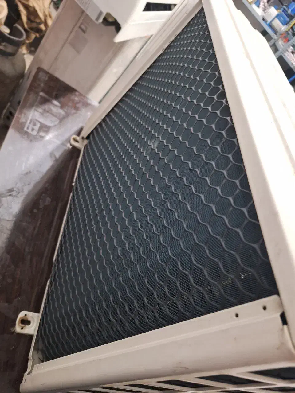 کندانسور گری ۱۲ هزار اصلی بدون پنل|کولر گازی و فن‌کوئل|تهران, خاک سفید|دیوار