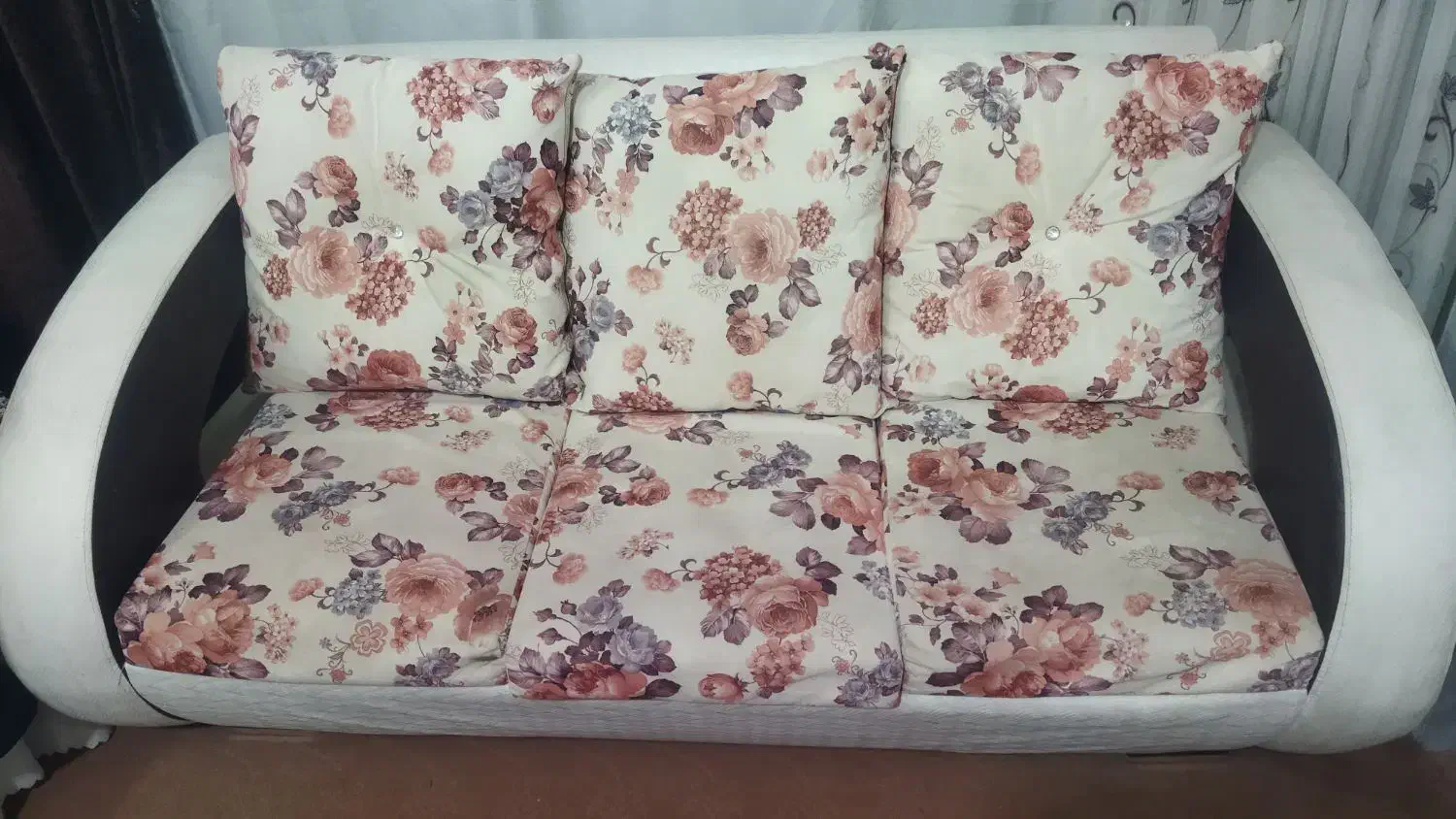 مبل نایک7نفره احتیاج به شارژ اسفنج|مبلمان خانگی و میز عسلی|قم, عربستان|دیوار