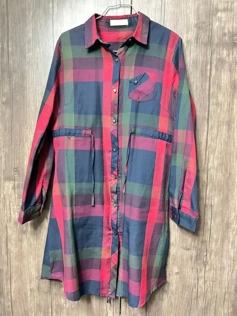 چند عددمانتو|لباس|شاهین‌شهر, شهرک گلدیس|دیوار