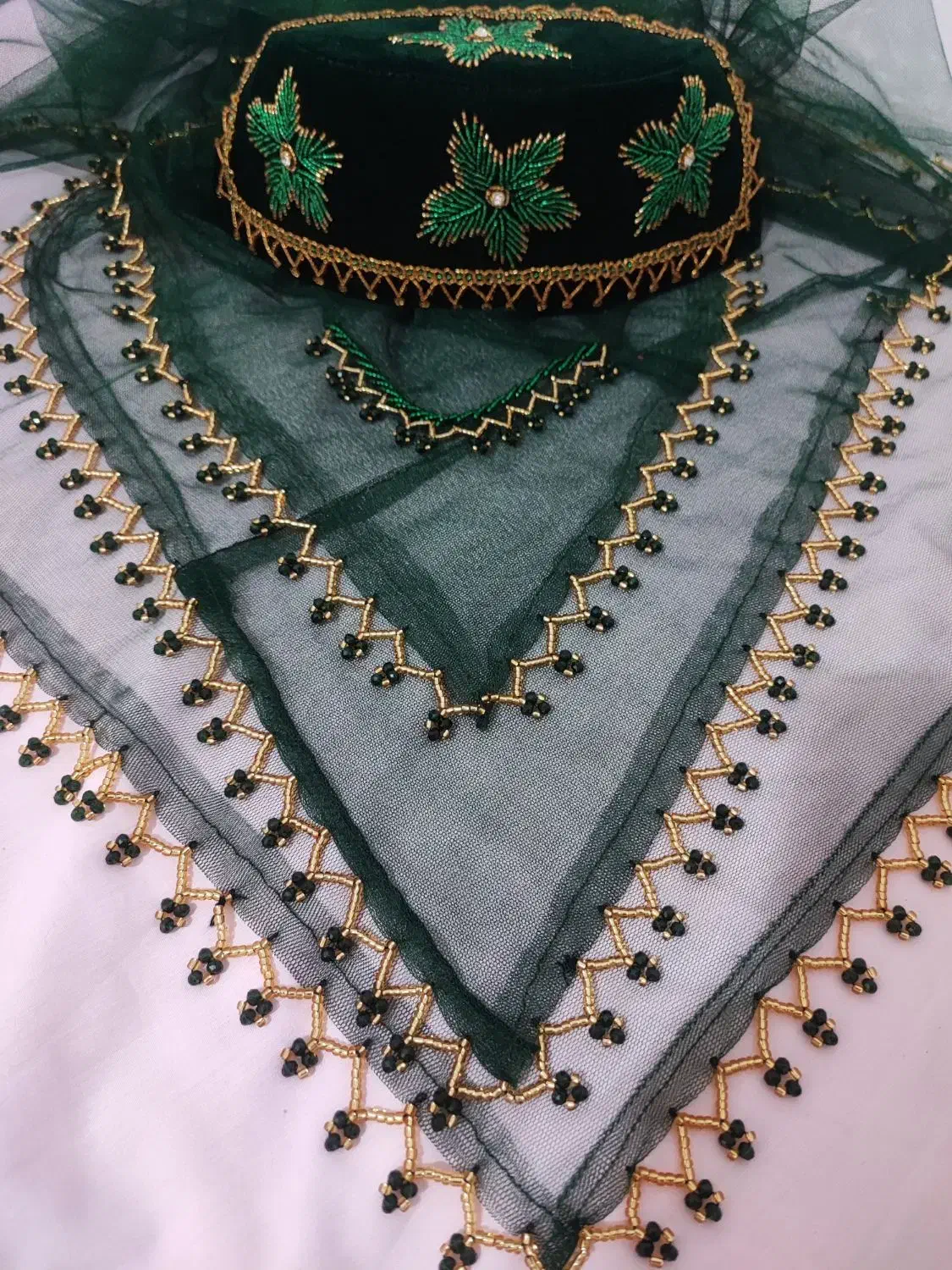 روسری و کلاه محلی لری|لباس|دهدشت, |دیوار