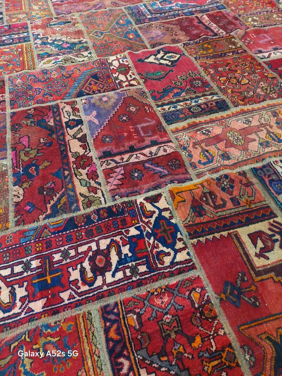 فرش دستباف چهلتکه کلاژ سوسن|فرش|تهران, ستارخان|دیوار