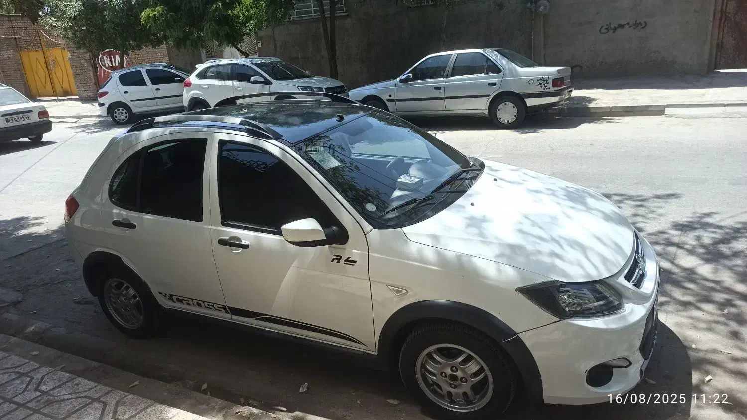 کوییک سفید مشکی مدل 1400 بی رنگ|خودرو سواری و وانت|مشهد, نوید|دیوار