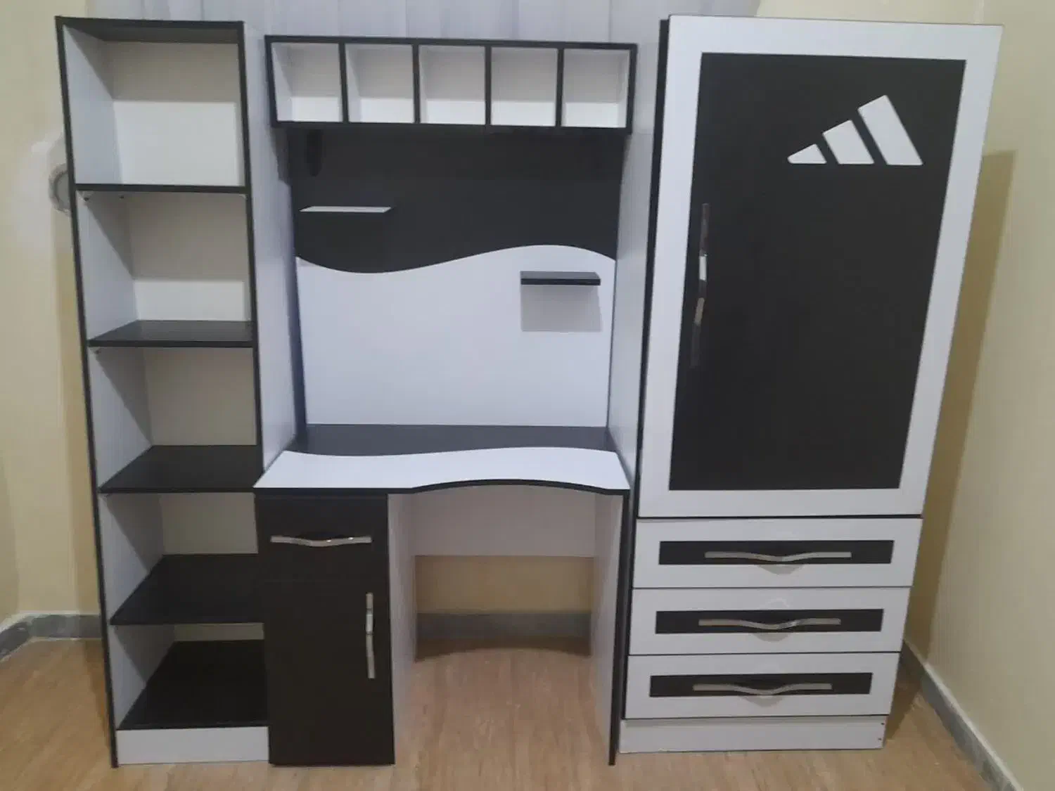 کمد ویترین طرح اسپرت|کتابخانه، شلف، قفسه‌های دیواری|لنگرود, |دیوار