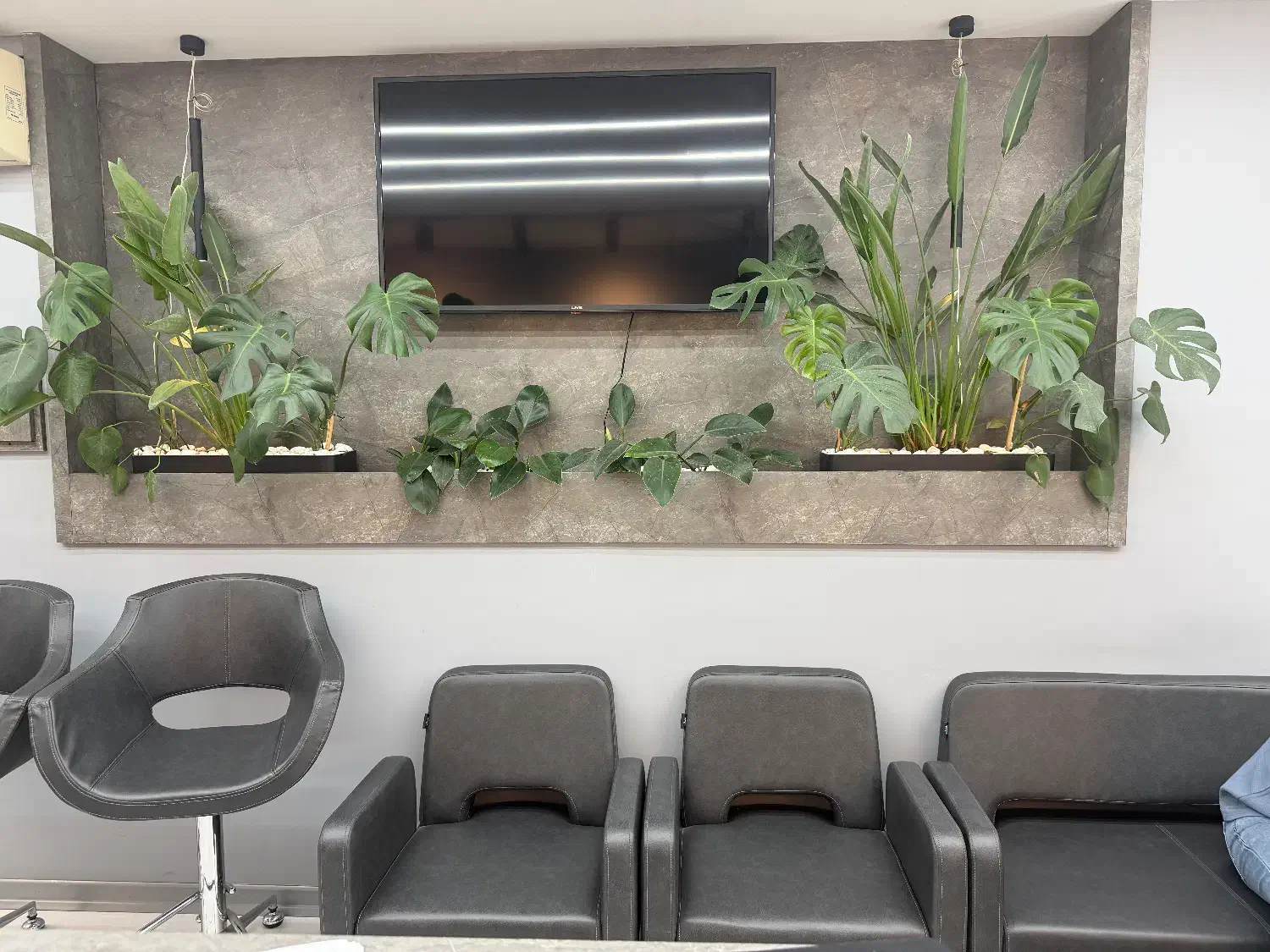 استخدام مشاوراملاک مبتدی در شهرک اکباتان|استخدام بازاریابی و فروش|تهران, اکباتان|دیوار