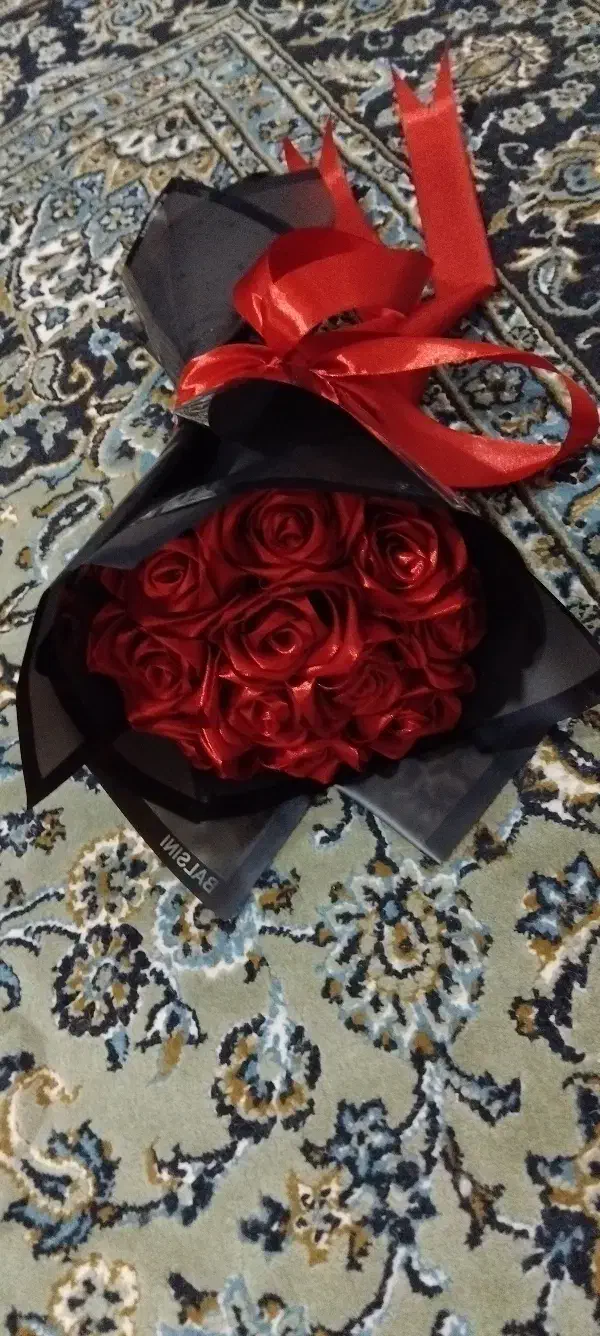 دسته گل زرشکی ۱۱شاخه|گل مصنوعی|میانه, |دیوار