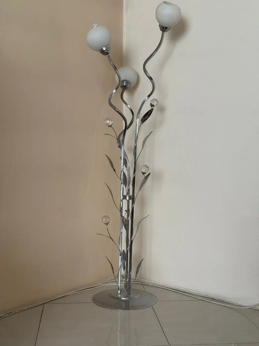 اباژور ایستاده دکوری طرح شاخه گل|چراغ خواب و آباژور|مشهد, شاهد (شهرک غرب)|دیوار