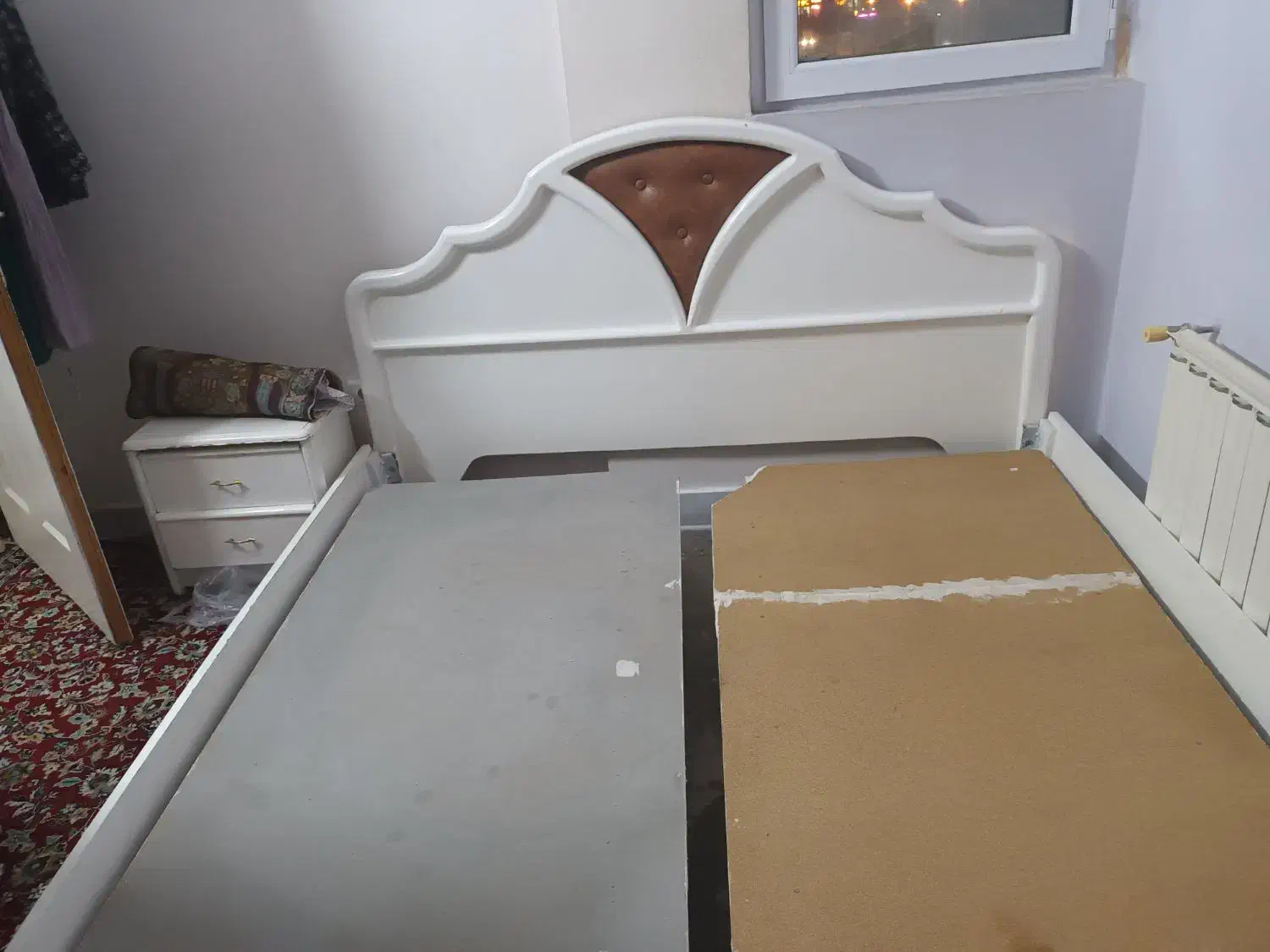 تخت|تخت و سرویس خواب|گلبهار, شهر جدید گلبهار|دیوار