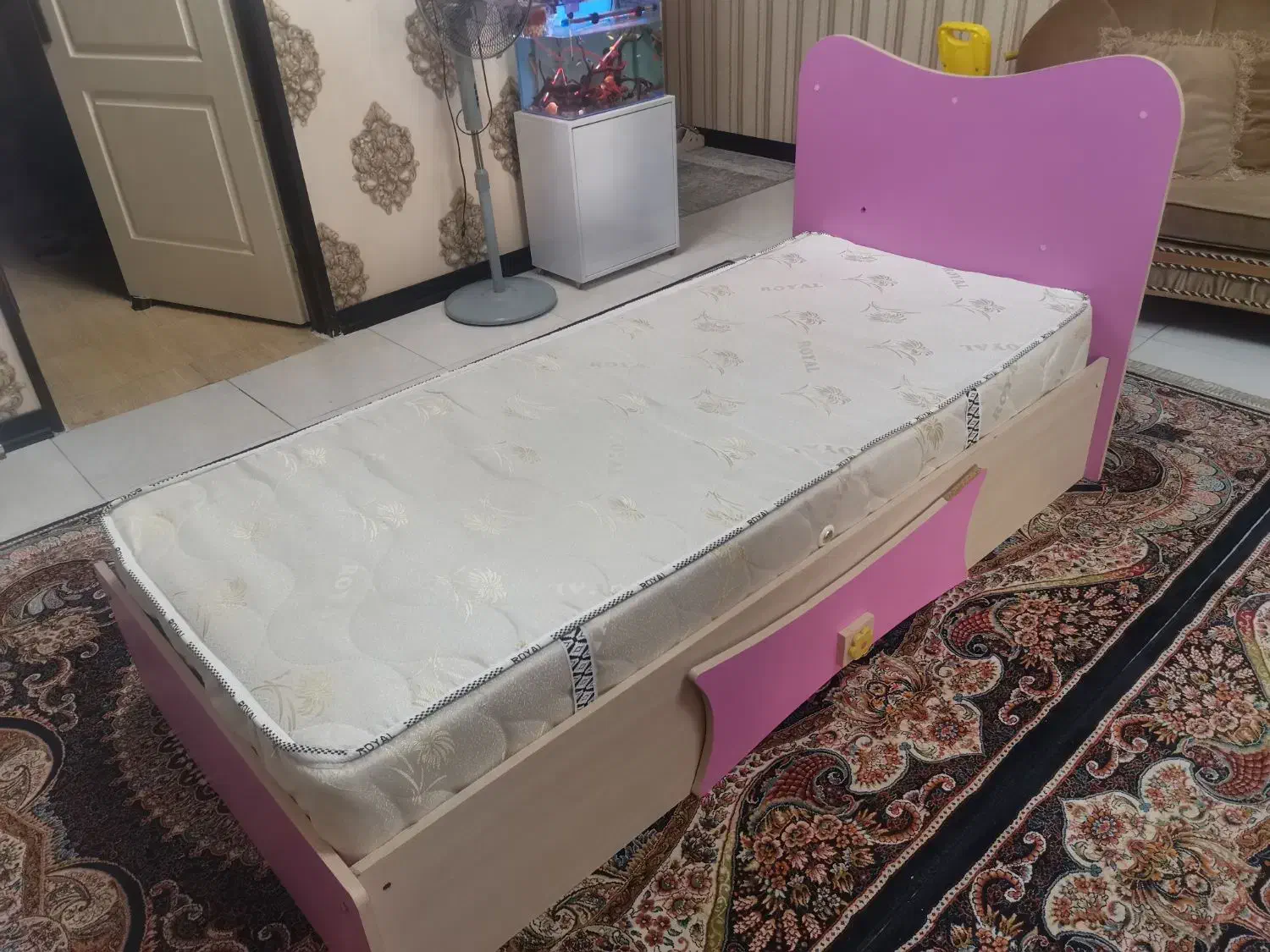 تخت با تشک طبی فنری با دراور|تخت و سرویس خواب|کرج, حصارک بالا|دیوار