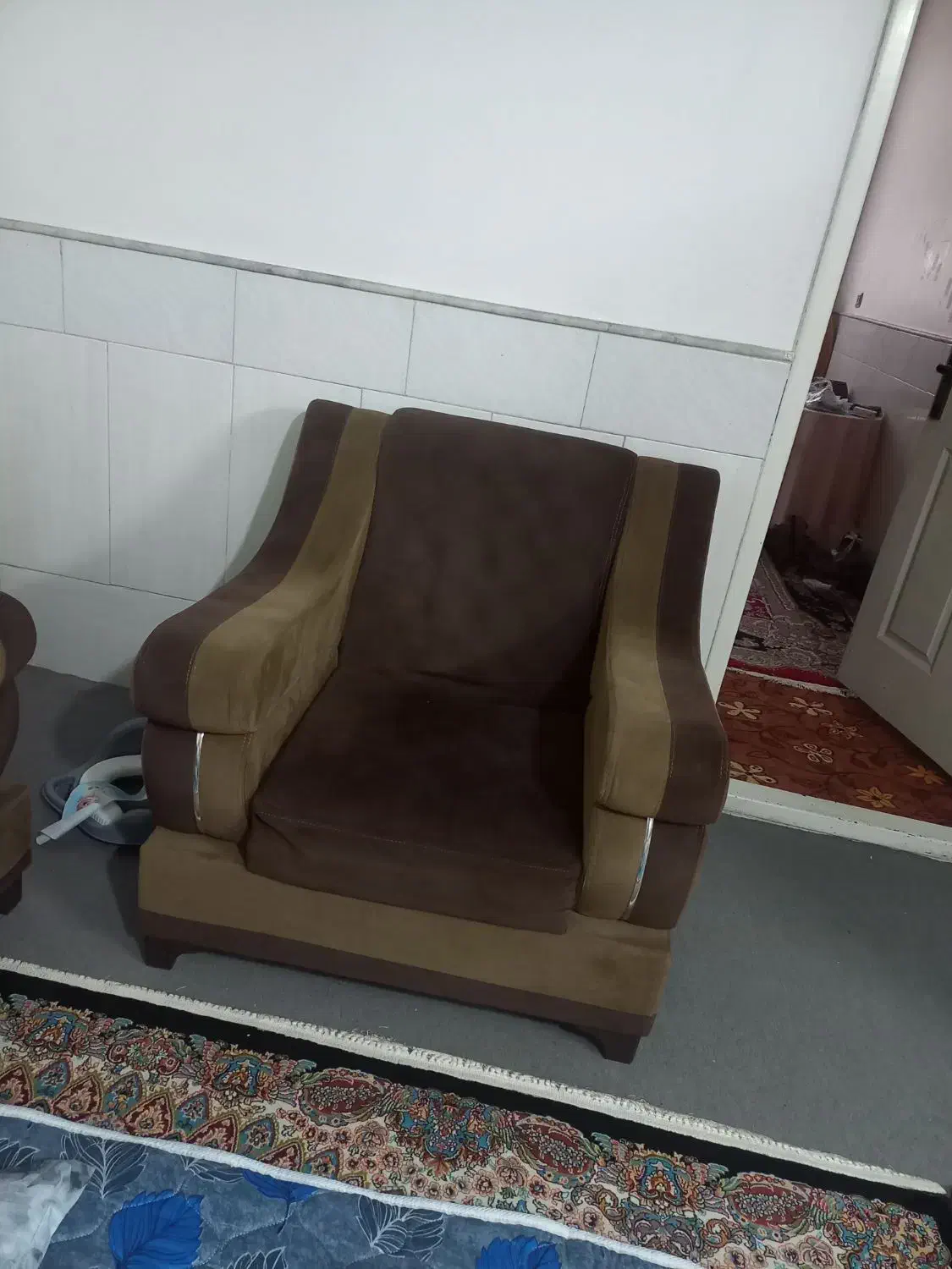 یکدستمبل|مبلمان خانگی و میز عسلی|قم, شاه ابراهیم|دیوار