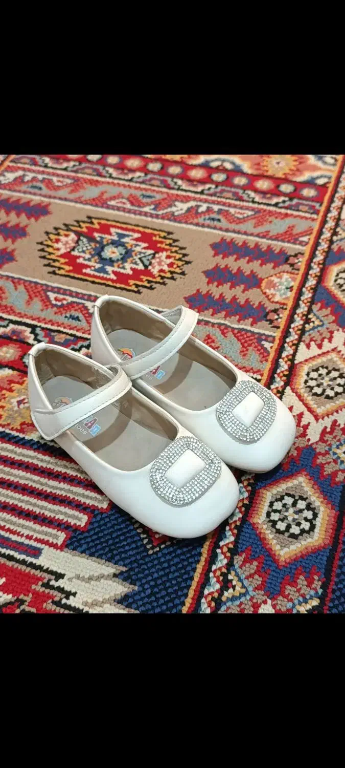 کفش دخترانه چهار ،پنج سال سایز ۲۹|کفش و لباس بچه|میانه, |دیوار