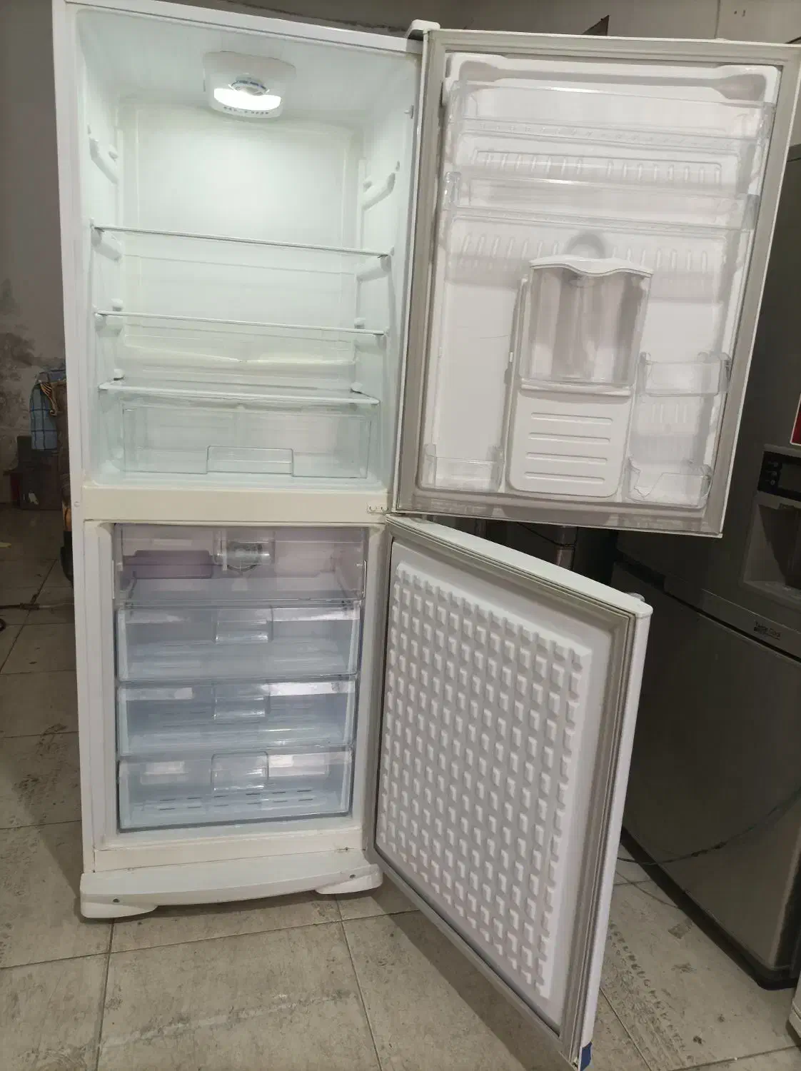 یخچال وفریزر جنرال ۲۸ فوت سالم وتمیز بدون ایراد|یخچال و فریزر|محمدشهر, محمدشهر|دیوار