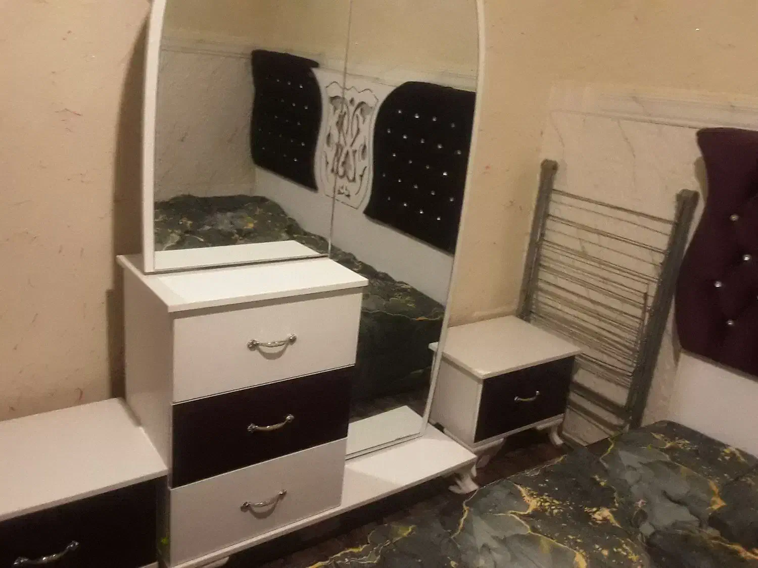 تخت خواب|تخت و سرویس خواب|خسروشاه, |دیوار