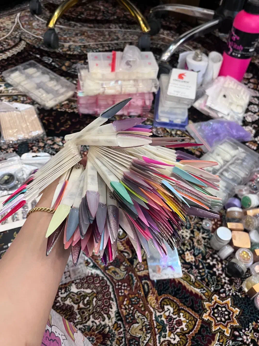 صفر تا صد لوازم کاشت ناخن|آرایشگاه و سالن‌های زیبایی|خرم‌آباد, |دیوار