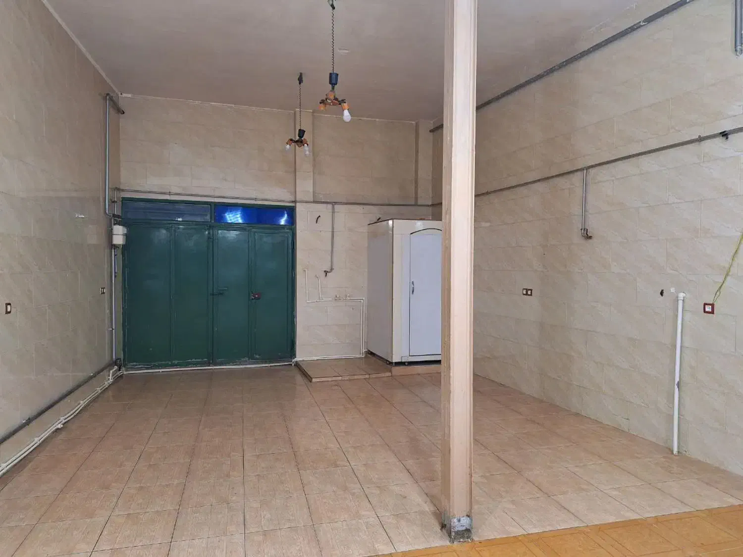 اجاره مغازه|اجارهٔ مغازه و غرفه|میانه, |دیوار