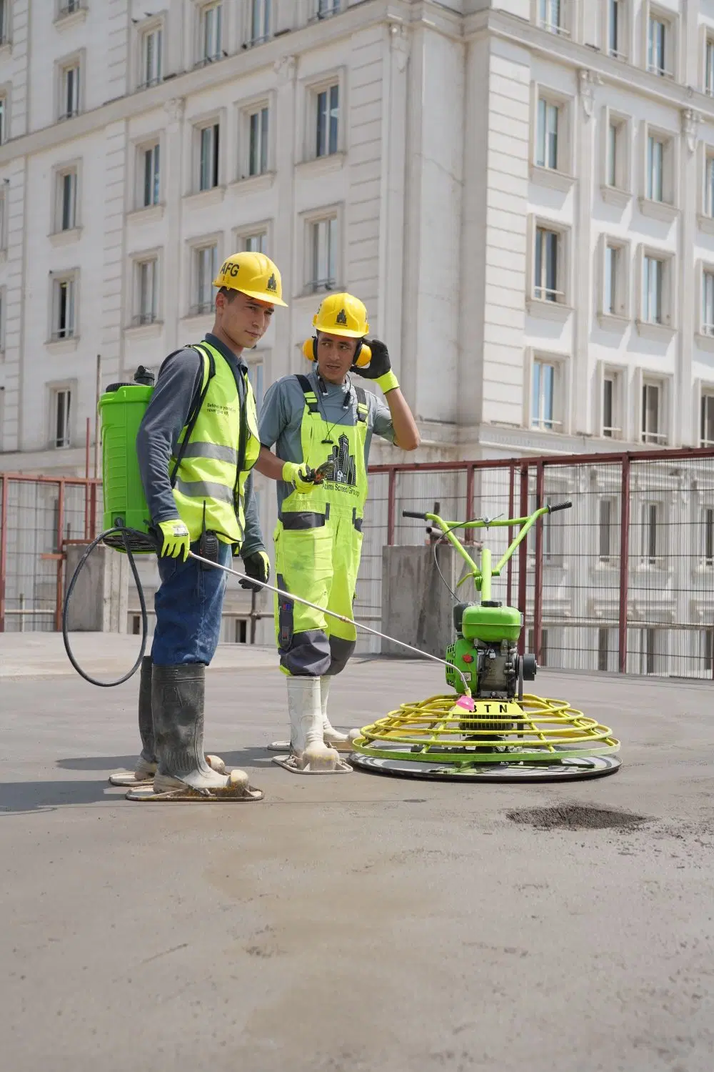 اجرای کفسازی و شیب بندی با دستگاه اسکرید (پوکه)|خدمات پیشه و مهارت|تهران, نیاوران|دیوار