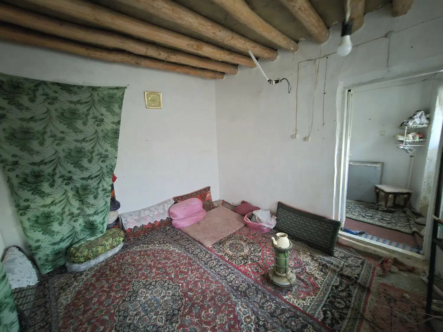 گمشده|اشیا|درمیان, |دیوار