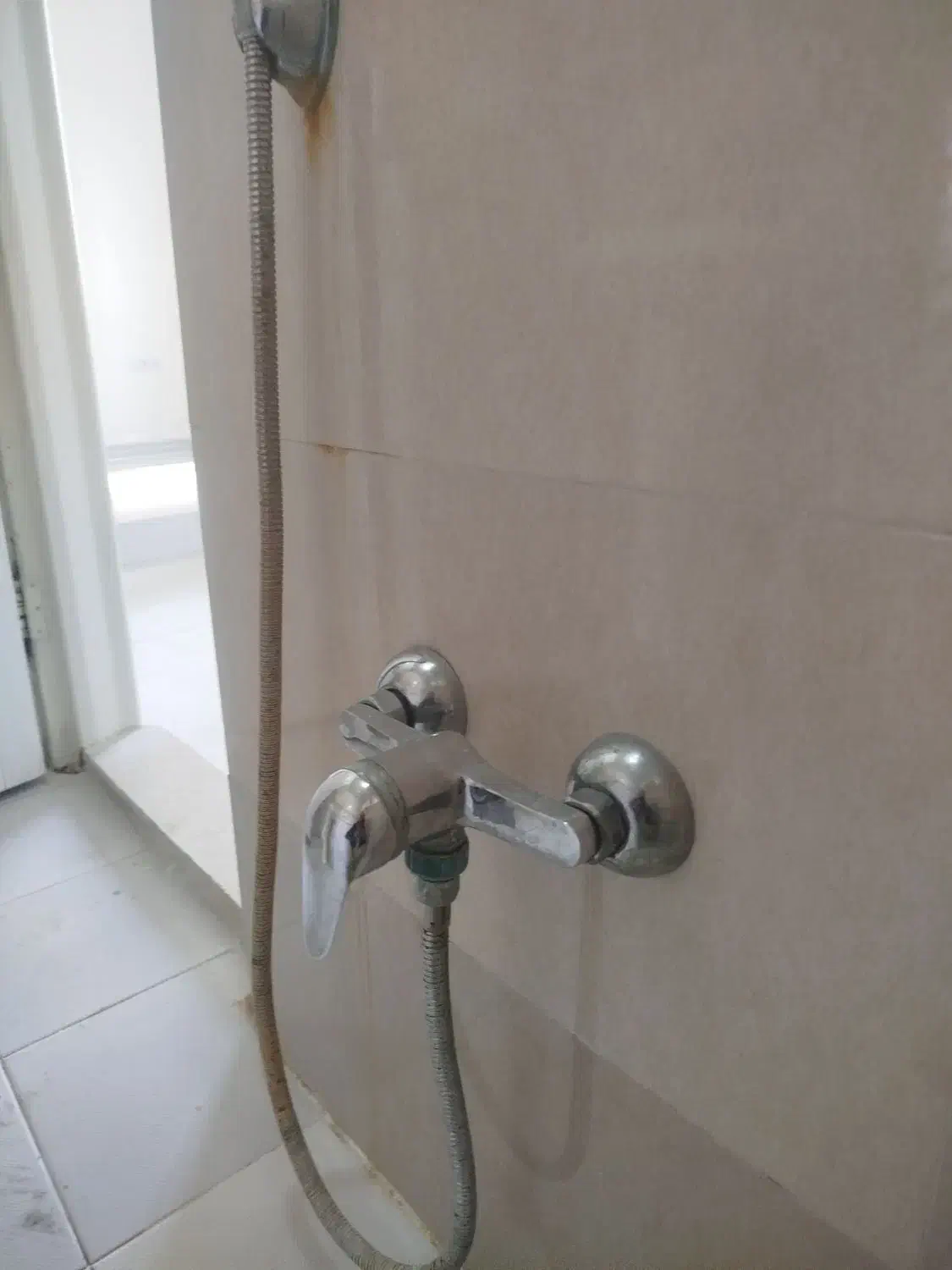 شیر آلات|لوازم سرویس بهداشتی|رشت, پاره بیجار|دیوار