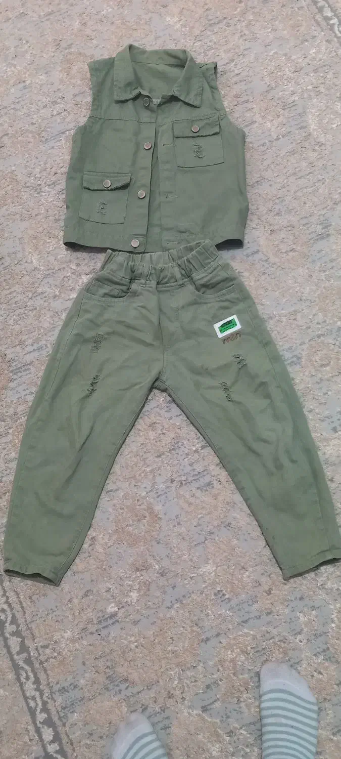 جلیقه جلیغه شلوار برلی ۵تا۷ سال شیک|لباس|مشهد, شهرک شهید باهنر|دیوار