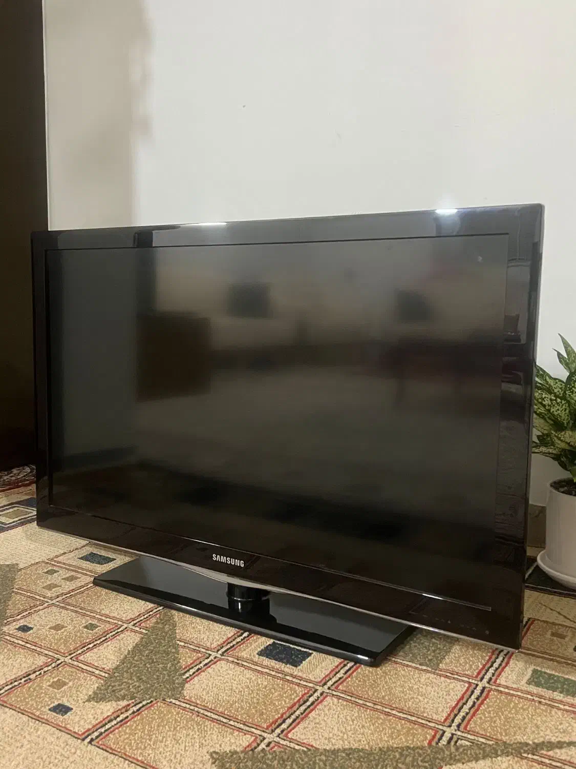 تلویزون سامسونگ ۴۰ اینچ مدل LA40|تلویزیون و پروژکتور|زرقان, |دیوار