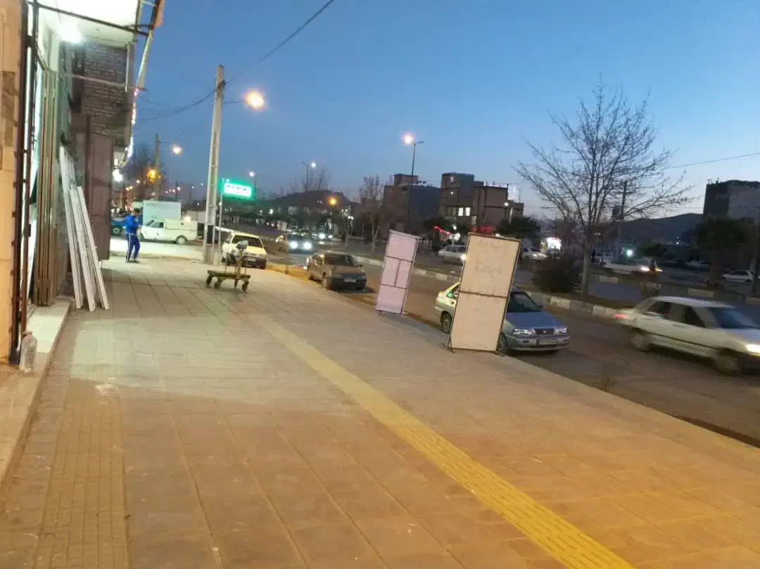 اجاره گاراژ 80 متر بر بلوار شصت متری|اجارهٔ مغازه و غرفه|خرم‌آباد, |دیوار