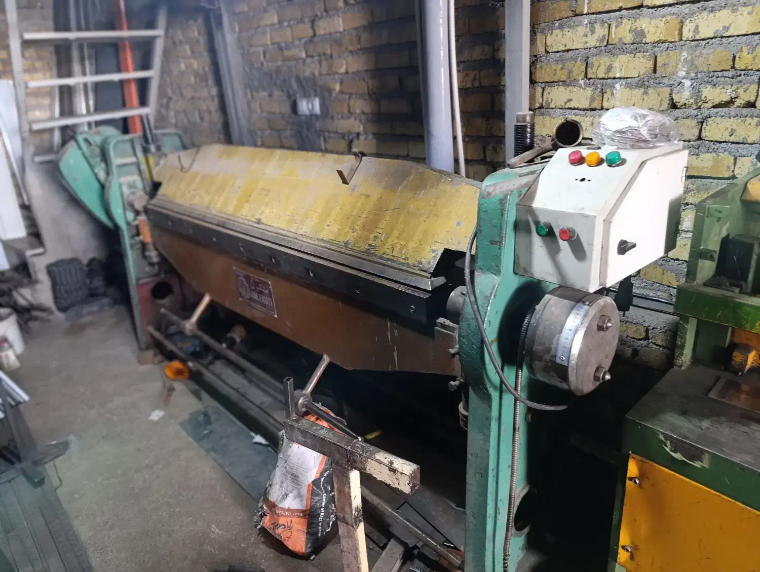 خم وگیوتین ۲متری|ماشین‌آلات صنعتی|دورود, |دیوار