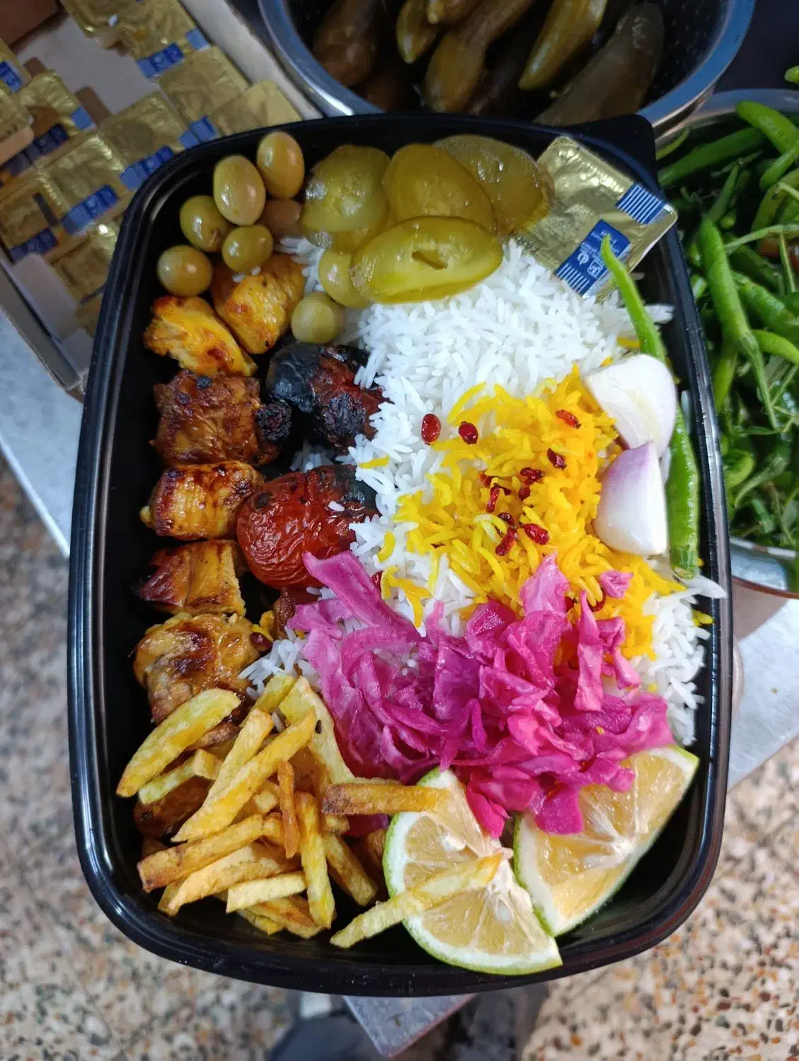 نیازمند نیرو خانم کار در اشپزخانه|استخدام خدمات فروشگاه و رستوران|شوشتر, |دیوار