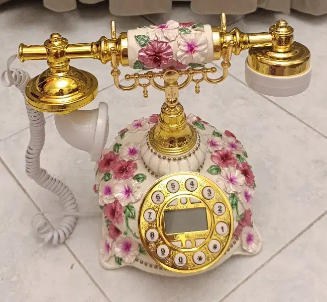 تلفن مدل قدیمی نقش برجسته طرح گل|تلفن رومیزی|تهران, جردن|دیوار
