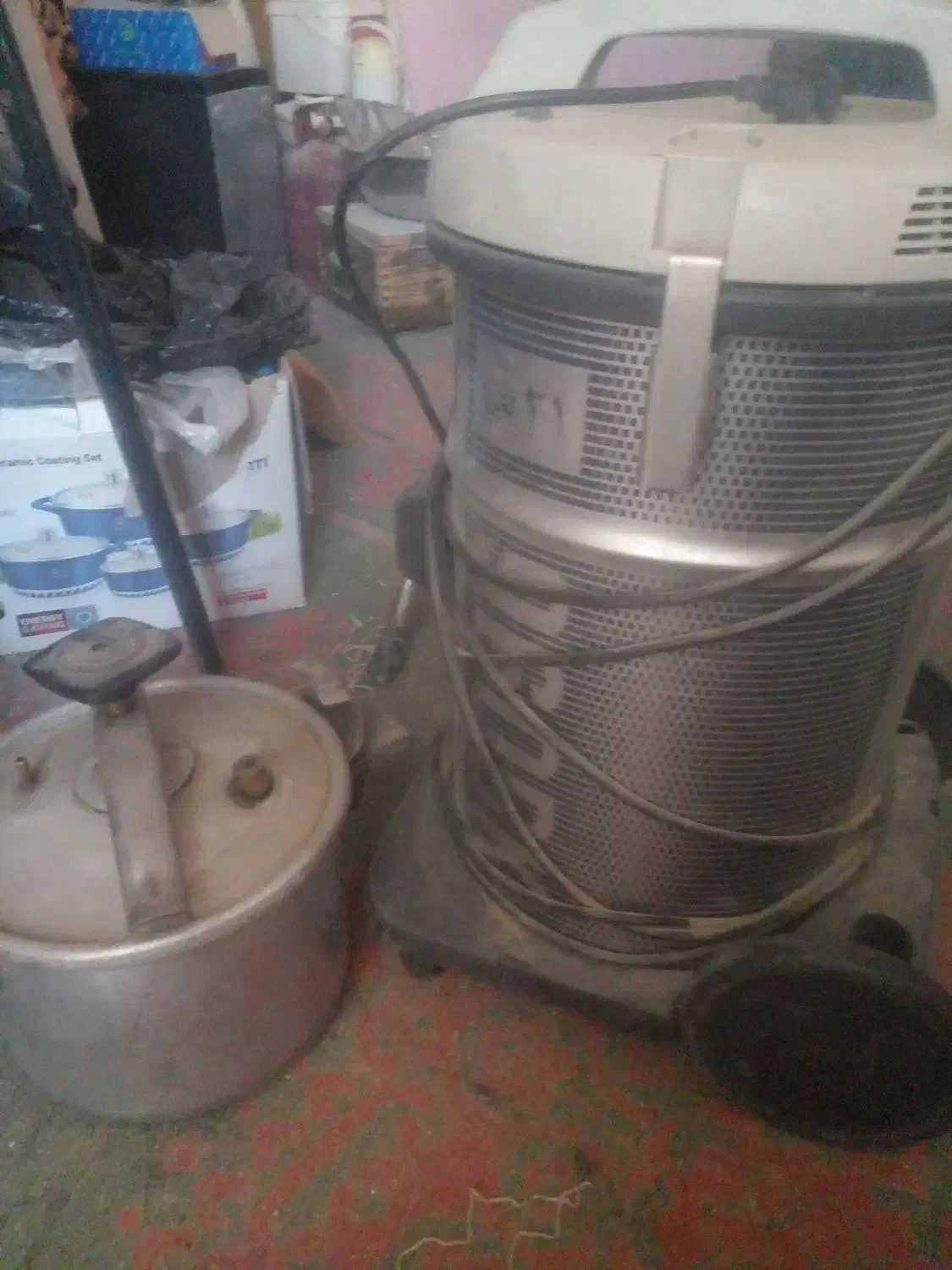 جارو برقی سطلی مارک میناچی زود پز و چند قلم|جاروبرقی، جارو شارژی، بخارشو|زاهدان, |دیوار