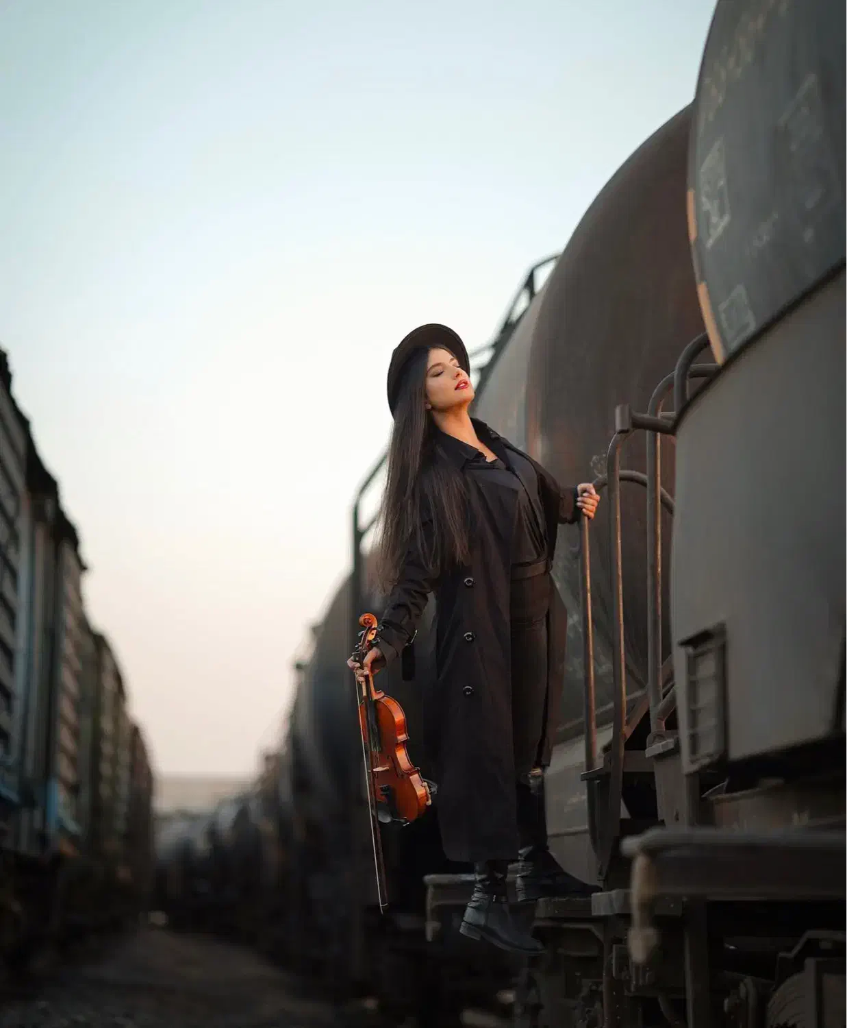 عکاسی مدل|استخدام هنری و رسانه|لاهیجان, قیام|دیوار