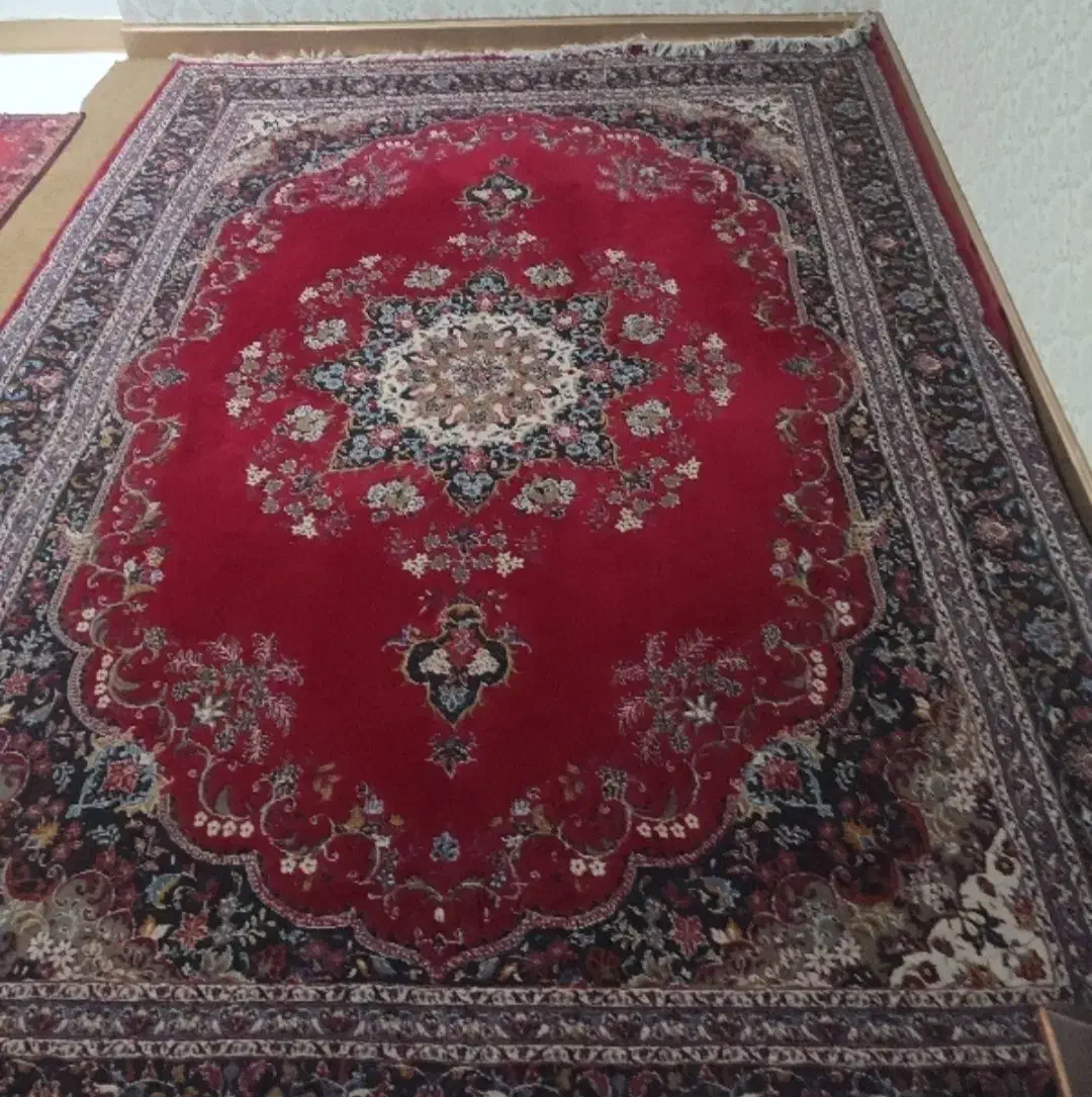 فرش ماشینی ۱۲متری سالم بدون پارگی و سوختگی و...|فرش|تبریز, |دیوار