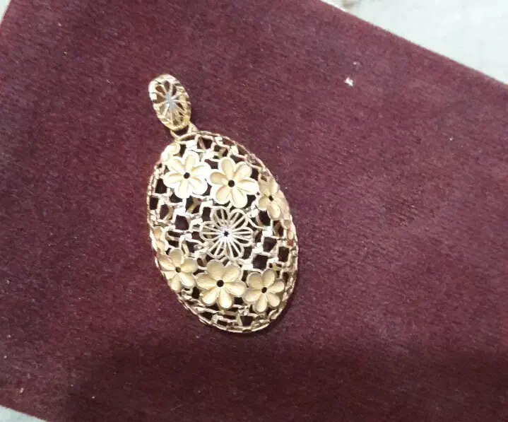 پلاک‌ وزن تقریبی ۲گرم و نیم|جواهرات|دورود, |دیوار