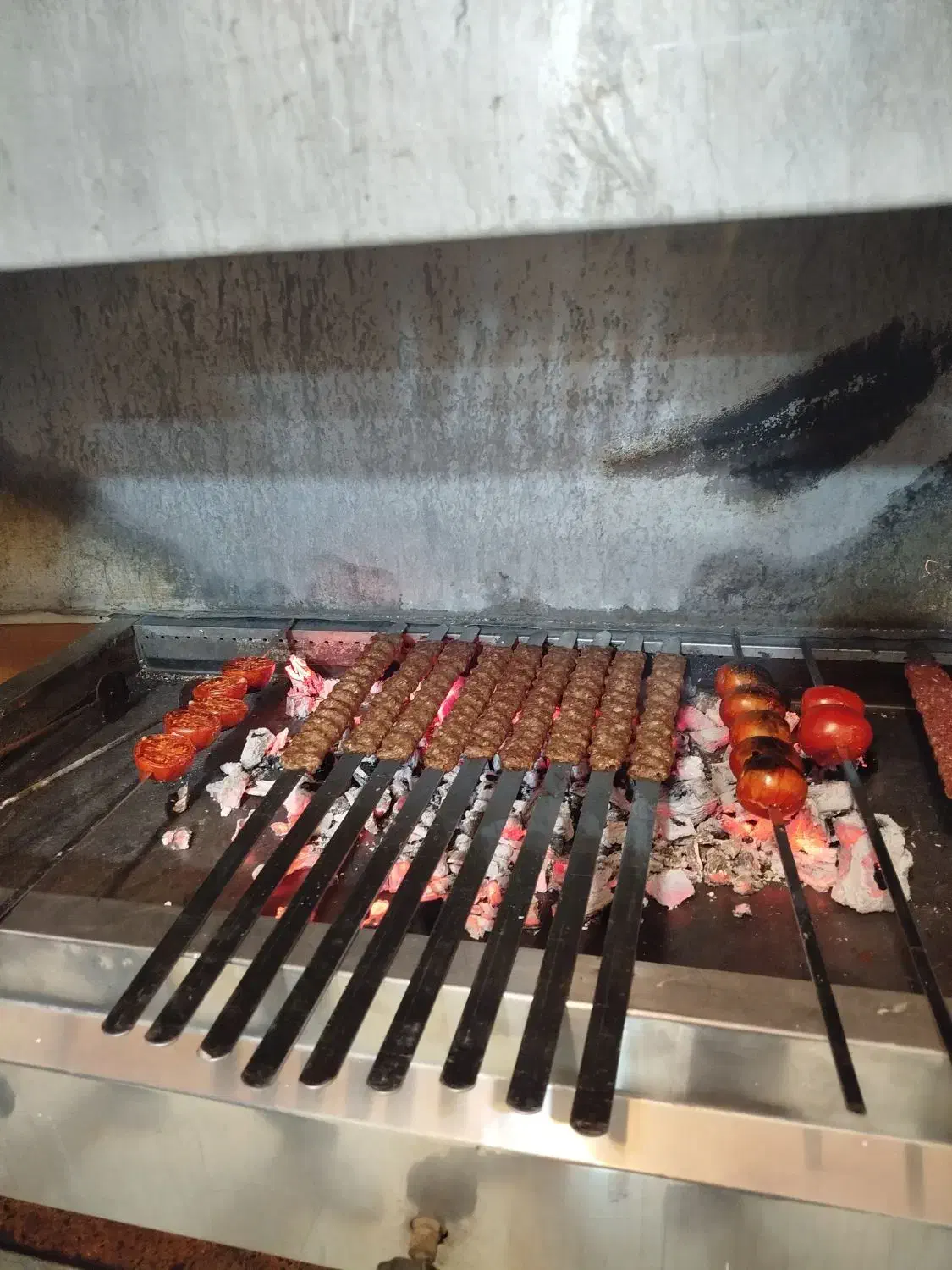 واگذاری نان داغ کباب داغ|اجارهٔ مغازه و غرفه|برخوار, |دیوار