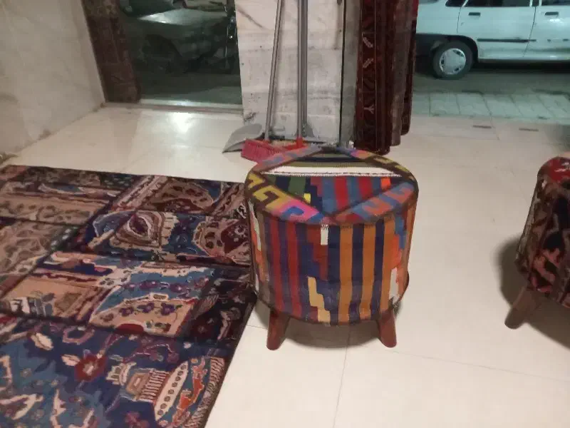 پاف با فرش دستبافت|مبلمان خانگی و میز عسلی|بجنورد, |دیوار