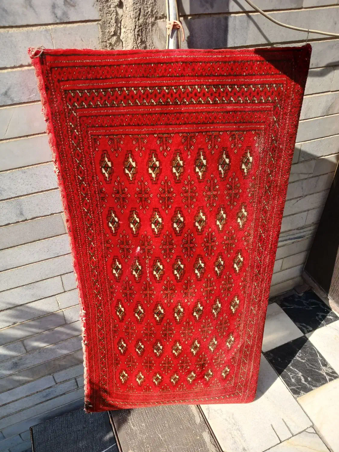 پشتی دستی|پشتی|ری, علایین|دیوار