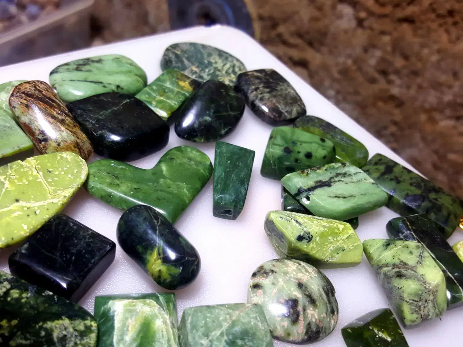 سنگ طبیعی یشم نفریت سنپاترین|جواهرات|نیشابور, فردوس شمالی|دیوار