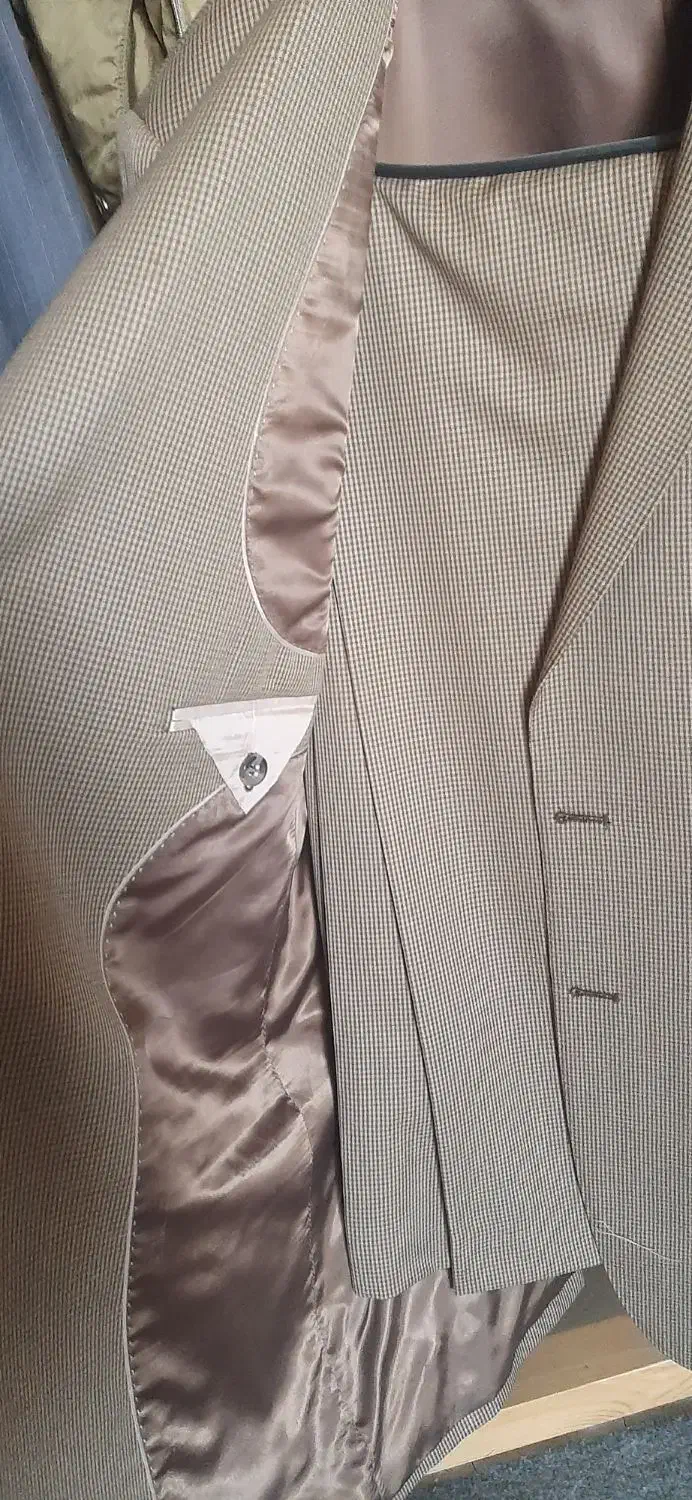 کت وشلوار|لباس|بومهن, |دیوار