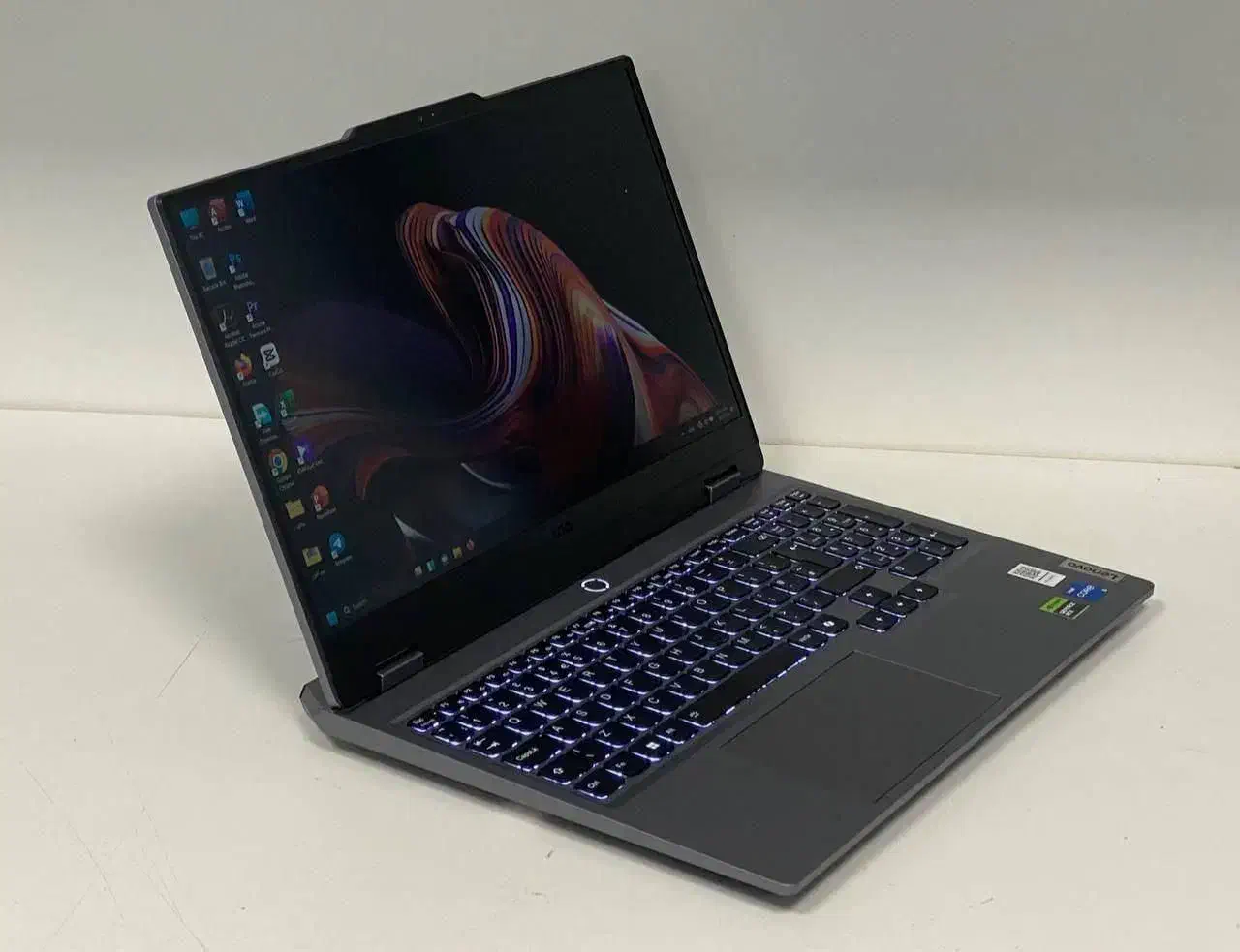 لپ تاپ گیمینگ لنووi7نسل۱۴(پنتیو۳۰سال سابقه)|رایانه همراه|اراک, |دیوار