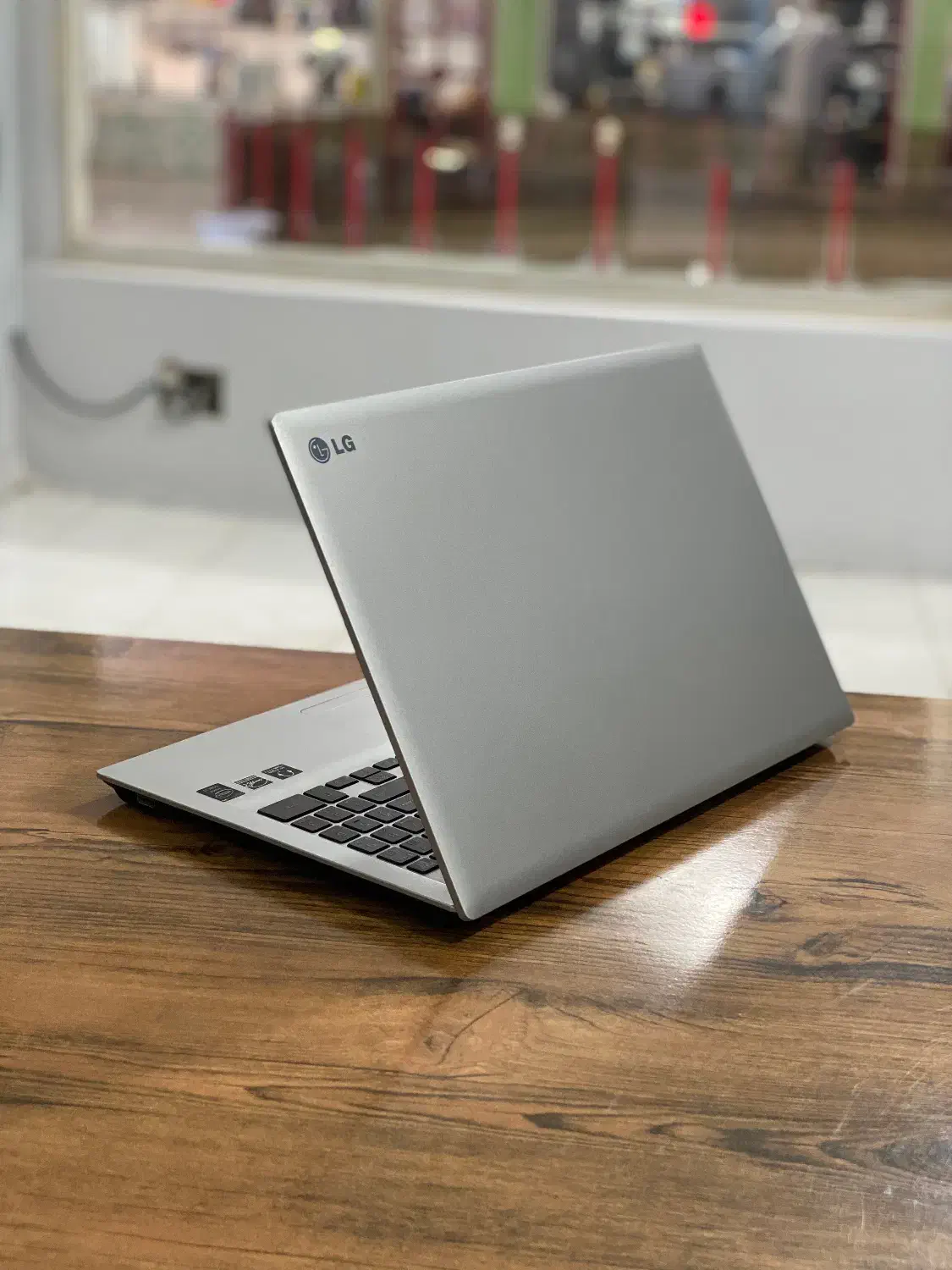 لپتاپ زیر خاکی‌ LG اصل خیلی تمیز|رایانه همراه|زاهدان, |دیوار
